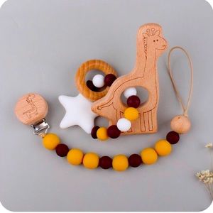 Giraffe Wooden Silicone Teething Toy Set BPA Free With Pacifier Clip